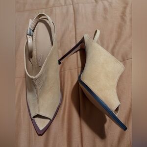 SANTA LOLLA Beige Peep-Toe Heels